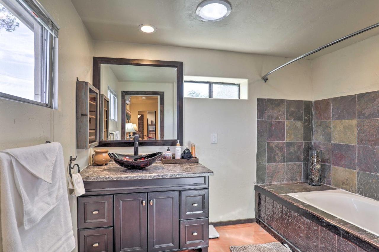 Вилла Pet-Friendly Tucson Casita Shared Hot Tub And Porch Экстерьер фото